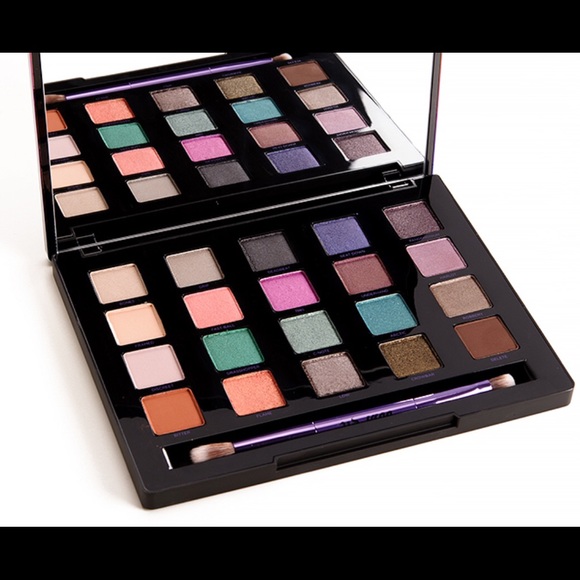 NEW Urban Decay VICE 4 eyeshadow palette - Picture 1 of 1
